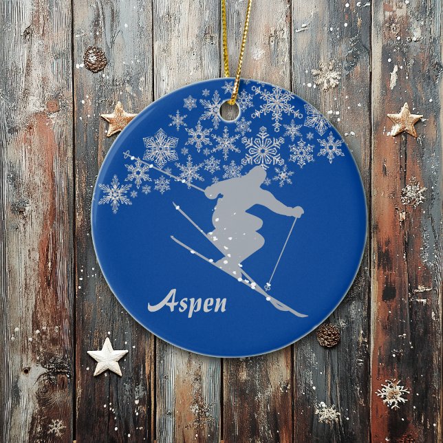 Aspen Snowflake Skier Personalized Keramik Ornament (Von Creator hochgeladen)