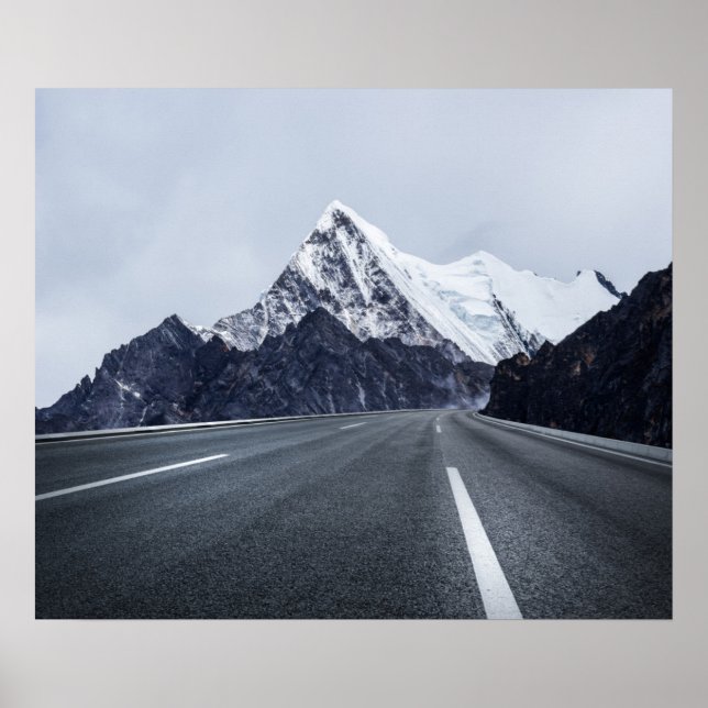 Asphalt Road vor dem Schneeberg Poster (Vorne)