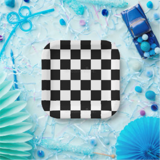 Assiette en papier à carreaux noir et blanc