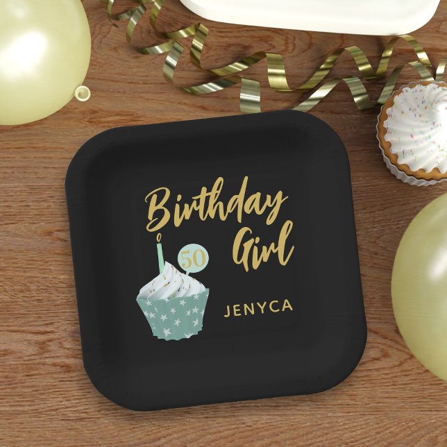 Assiettes En Carton 50e anniversaire fille Cupcake plaque en papier (Add the birthday girl's name and age to these fun cupcake theme black and gold paper plates)