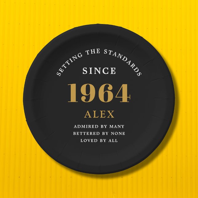 Assiettes En Carton 60e anniversaire Nom 1964 Black Gold Elegant Chic (Sophisticated 60th Birthday Unique Black & Gold Party Paper Plates.)