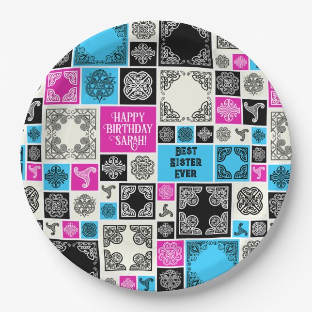 Assiettes En Carton Ajouter Nom & Relation Anniversaire Magenta & Bleu (Devant)
