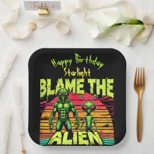 Assiettes En Carton Aliens surnaturels regardent un coucher de soleil 
