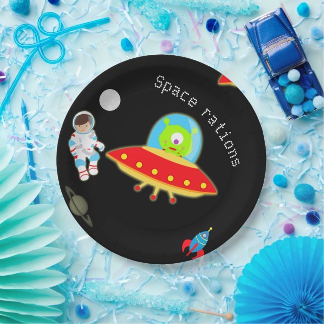 Assiettes En Carton Anniversaire du petit astronaute dans l'espace ext (Fête)