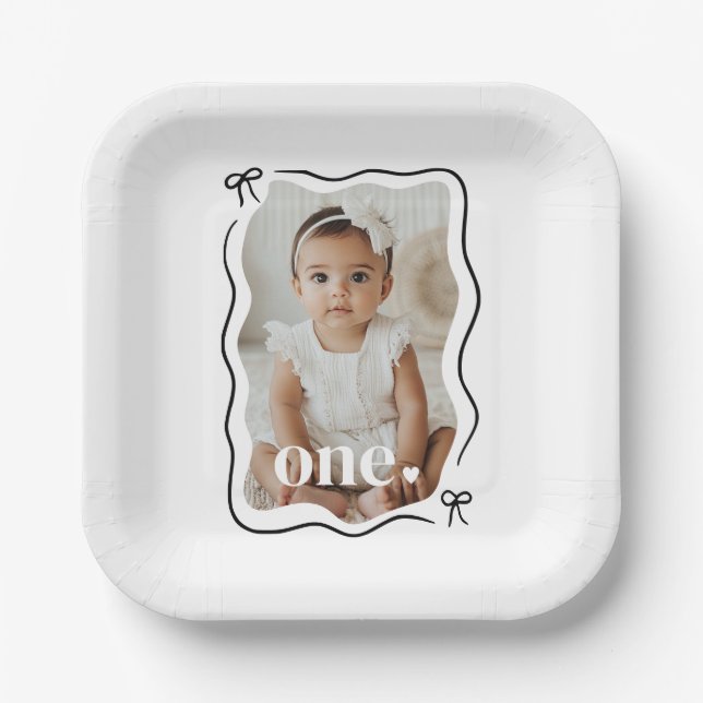 Assiettes En Carton Bow Wavy Border Photo 1er anniversaire (Recto)