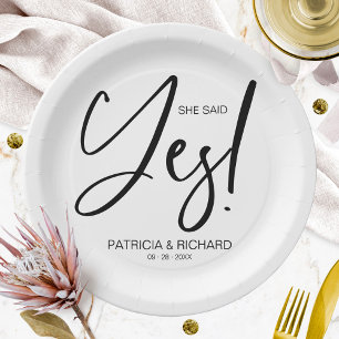Assiettes En Carton Calligraphie Chic Elle a dit oui Fête de fiançaill