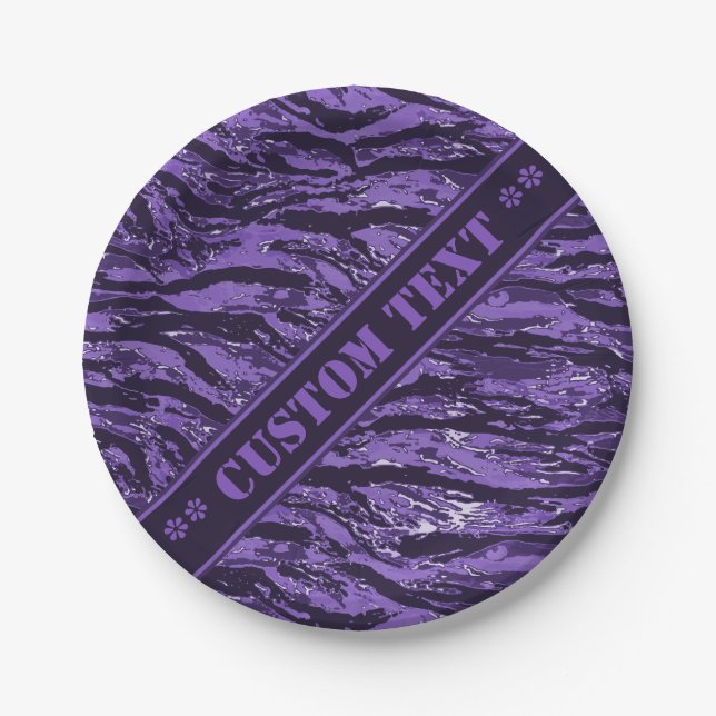 Assiettes En Carton Camo à rayures violettes avec texte personnalisé (Devant)
