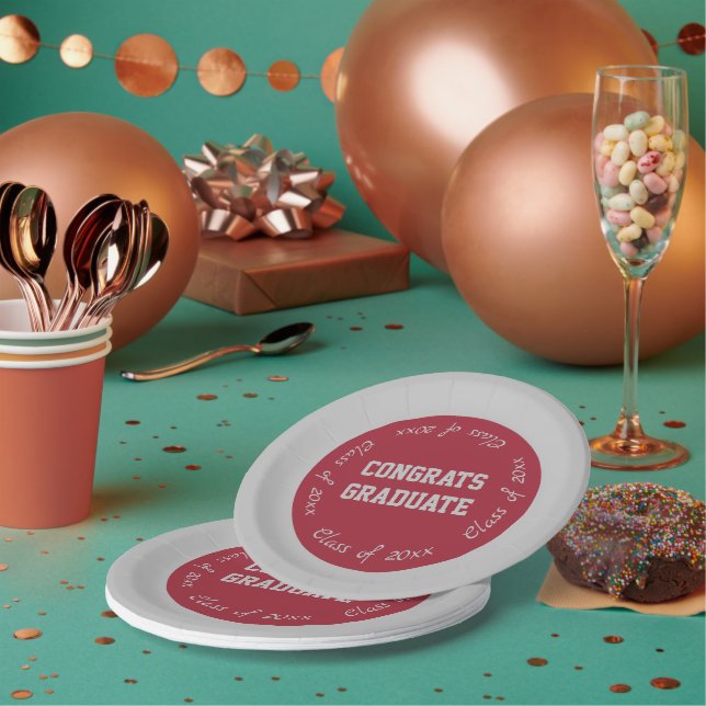 Assiettes En Carton Cardinal Red Grey Congrats Graduate Class of 2024 (Multi)