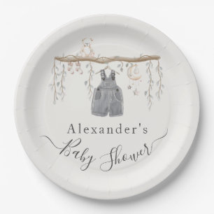 Assiettes En Carton C'est un Baby shower d'Eucalyptus avec des vêtemen