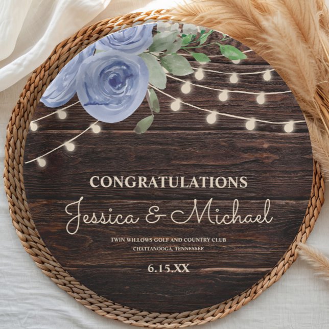 Assiettes En Carton Chaîne de bois rustique Lumières Mariage Floral bl (Rustic wood and dusty blue floral and string lights wedding reception paper plate)
