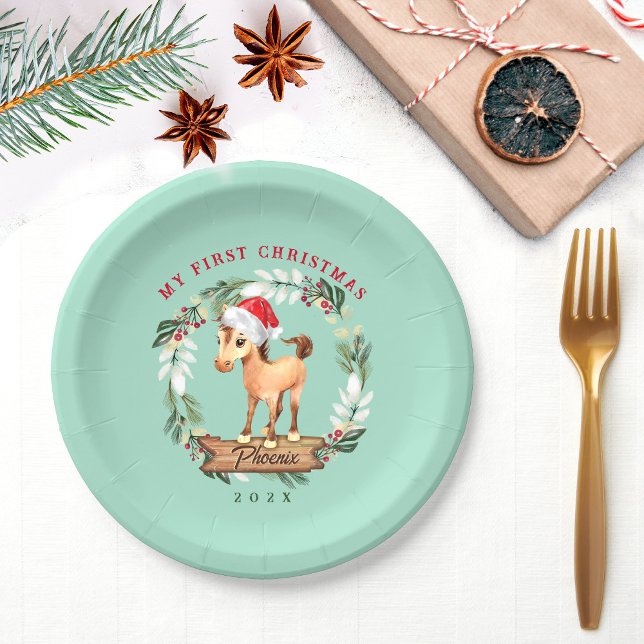 Assiettes En Carton Cheval premier amateur de cheval de Noël (Horse's 1st Christmas personalized paper plates with cute horse in Santa hat graphic.)
