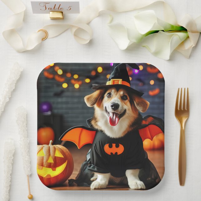 Assiettes En Carton Chien mignon en costume Halloween (Mariage)