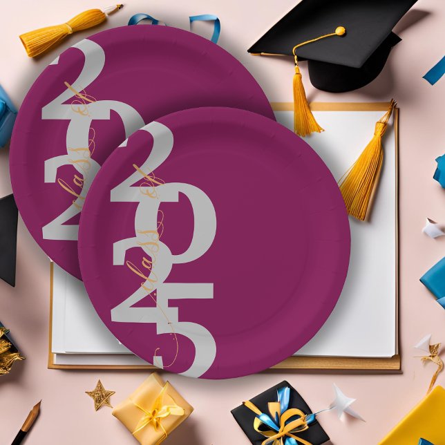 Assiettes En Carton Classe rouge élégante de 2025 Graduation Party (Elegant Red Class of 2025 Graduation Party Paper Plates)