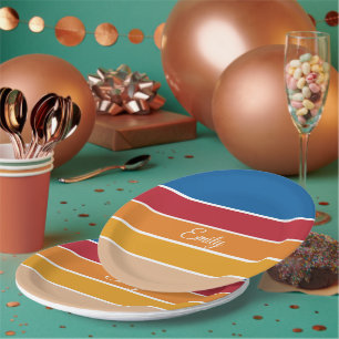 Assiettes En Carton Conception de bandes colorées d'inspiration vintag