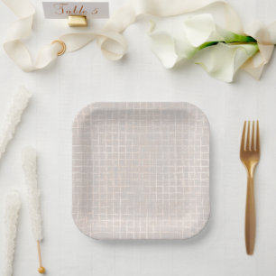 Assiettes En Carton Délicat texturé crémeux.