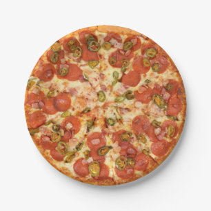 Assiettes En Carton délicieuse pizza entière pepperoni jalapeno photo
