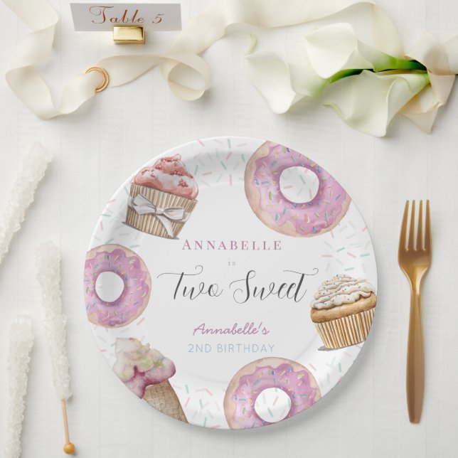 Assiettes En Carton Deux gâteaux sucrés et beignets fille 2e anniversa (Mariage)