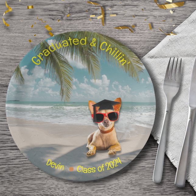 Assiettes En Carton Drôle moderne Dog Beach Graduation Plaque papier (Personalized plates for your graduation party are a great wayt to make the party more personal!)