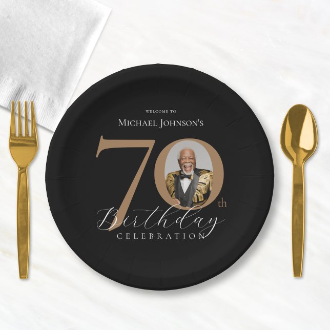 Assiettes En Carton Elégant 70e anniversaire (Elegant Black and Gold 70th Birthday Paper Plates)