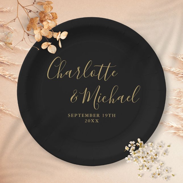 Assiettes En Carton Élégant Script Signature Mariage Noir Et Or (Elegant Signature Script Black And Gold Wedding Paper Plates)