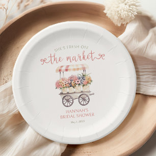 Assiettes En Carton Elle est fraîche de la vente aux enchères de maria