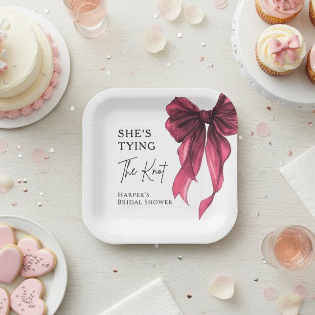 Assiettes En Carton Elle Noue Le Nœud Rouge Fête de Mariée (Créateur téléchargé)