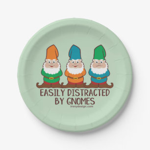 Assiettes En Carton Facilement distrait par des gnomes