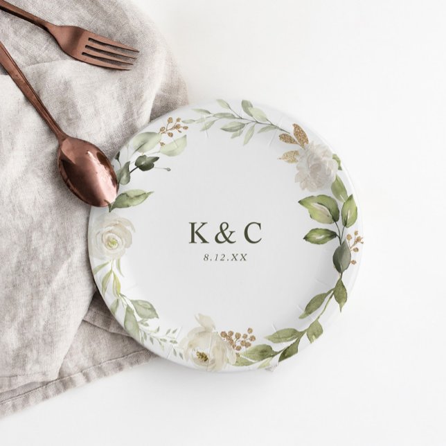 Assiettes En Carton Fête des mariées Mariage de verdure fleurie blanch (Elegant paper plate with a greenery and white floral border, personalized with couple's initials.)