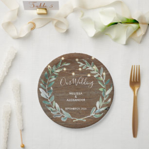 Assiettes En Carton Feuilles rustiques sur guirlande lumineuse en bois