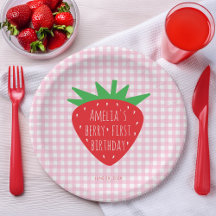 Fille Berry première fraise d'anniversaire sur Pla
