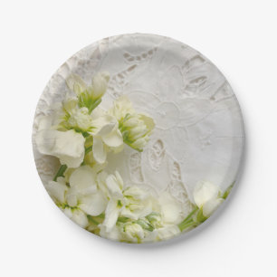 Assiettes En Carton Fleurs blanches sur dentelle ancienne