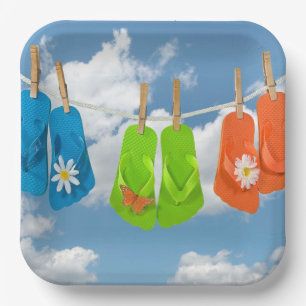 Assiettes En Carton Flip-Flops Sur Clothesline