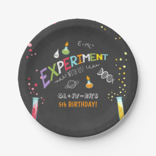 Assiettes En Carton Garçon de laboratoire d'expérience de plaques à