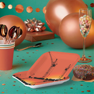 Assiettes En Carton Grues Sur Un Bâtiment