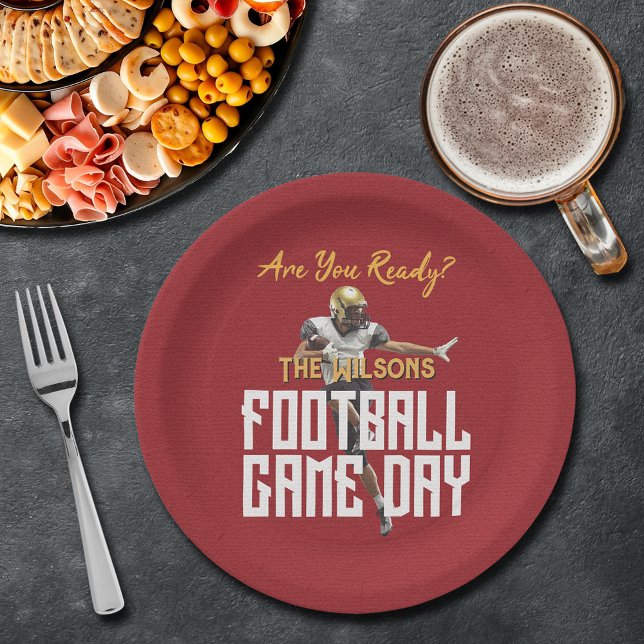Assiettes En Carton Jeu sur le joueur de football sur rouge (Game On Football Player on Red Paper Plates)