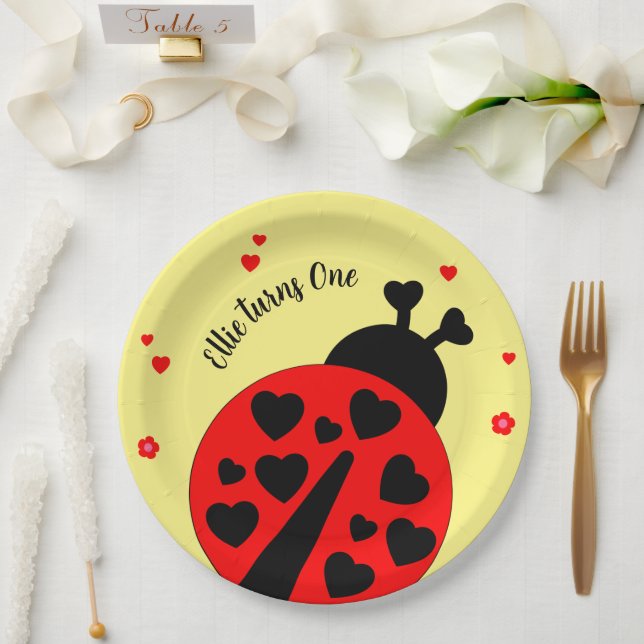 Assiettes En Carton Joli Ladybug avec les coeurs (Mariage)