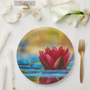 Assiettes En Carton Jolie photo d'une fleur de Lotus dans un étang