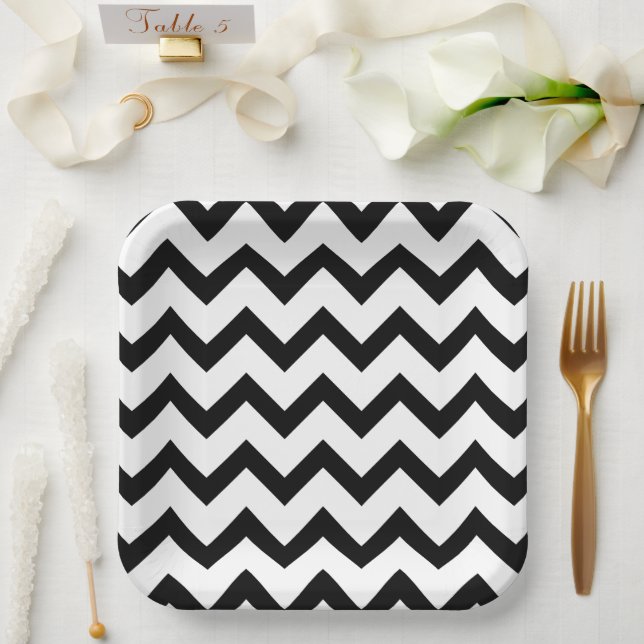 Assiettes En Carton Lignes de motif en chevron noir simple rétro (Mariage)