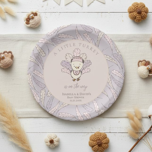 Assiettes En Carton Little Turkey Feathers Autumn Girl Baby shower (Little Turkey Thanksgiving Baby Shower Plates. Pink, Purple Cute Baby Turkey & Feather Illustration )