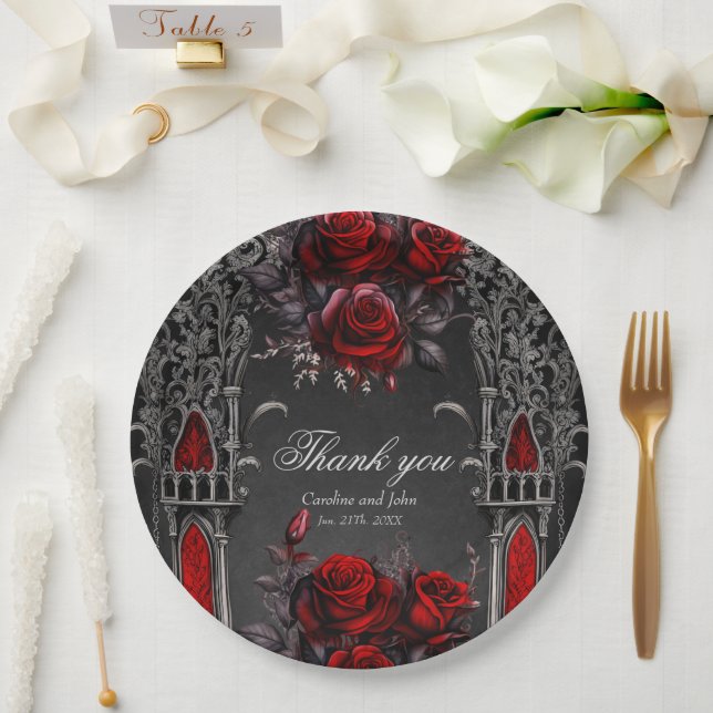 Assiettes En Carton Magnifique design mariage gothique foncé. (Mariage)