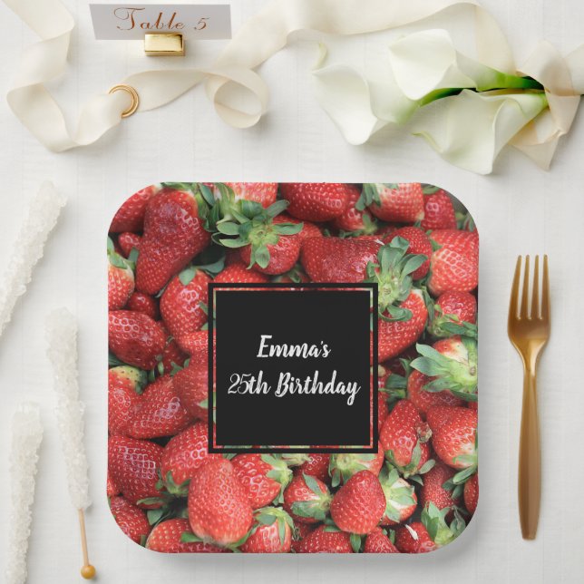 Assiettes En Carton Photo de Red Juicy Strawberries Anniversaire (Mariage)
