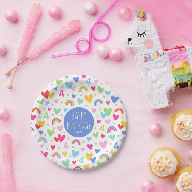 Assiettes En Carton Rainbow Hearts 4th Birthday Party Nom personnalisé (Fête)