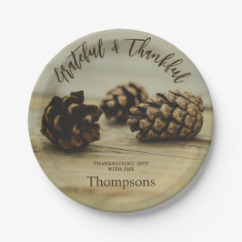 Assiettes En Carton Rustic Pinecones Custom Family Name Thanksgiving
