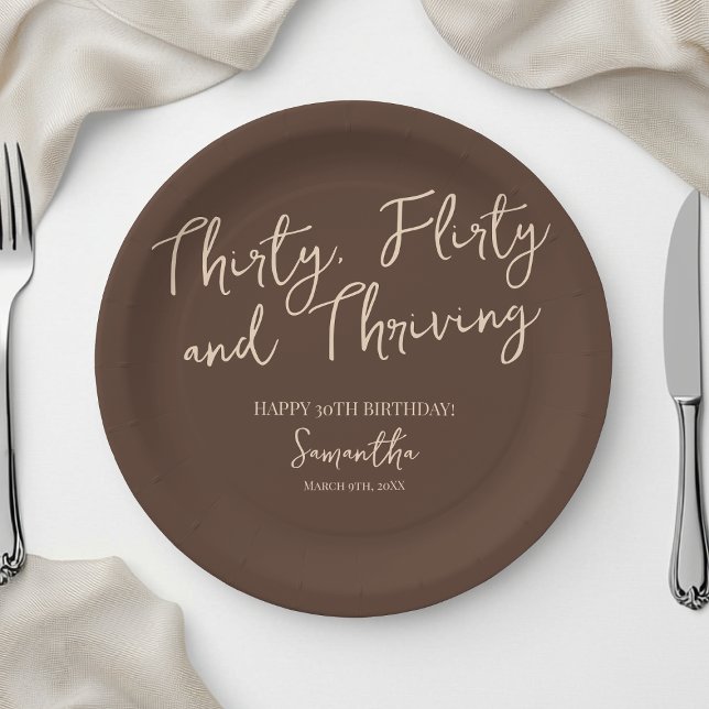 Assiettes En Carton Trente Flirty et prospère Brown 30e anniversaire (Thirty Flirty and Thriving Brown 30th Birthday Paper Plates)