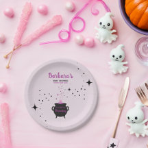 Un bébé brasse un Baby shower d'Halloween