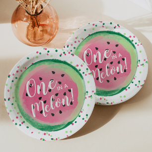 Assiettes En Carton Un dans une fête de melon d'eau