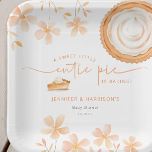 Assiettes En Carton Une Petite Tarte À La Cutie Est En Train De Cuire