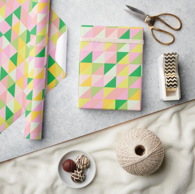 Ästhetische Muster in niedlichen Rosa und Grün Geschenkpapier (Kunsthandwerk)