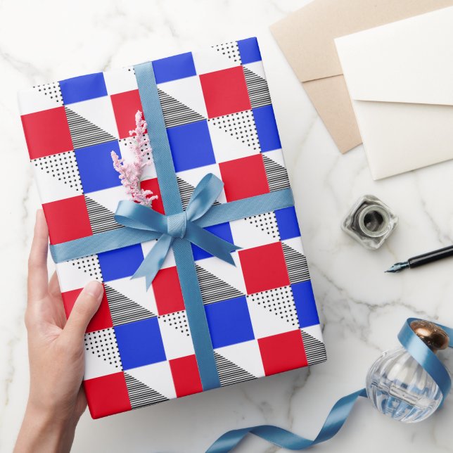 Ästhetische rote Schwarz-weiße und blaue geometris Geschenkpapier (Schenken)