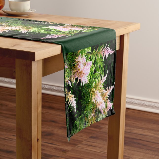 Astilbe Kurzer Tischläufer (Beispiel)